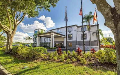 Photo 2 - Clarion Pointe Lakeland I-4