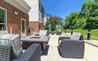 Photo 5 - Comfort Suites Mount Vernon