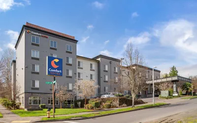 Photo 2 - Comfort Suites Eugene University