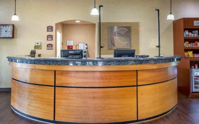 Photo 4 - Comfort Suites Eugene University
