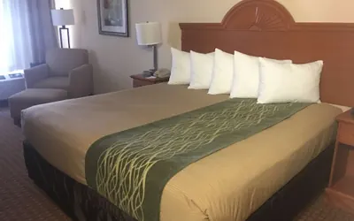 Photo 3 - Super 8 by Wyndham Great Bend