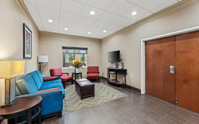 Photo 3 - Comfort Inn & Suites Tuscumbia - Muscle Shoals