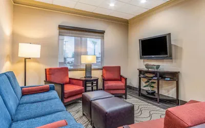 Photo 2 - Comfort Inn & Suites Tuscumbia - Muscle Shoals