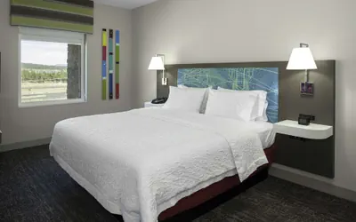 Photo 5 - Hampton Inn & Suites Flagstaff East