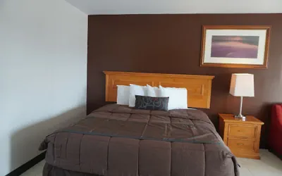 Photo 4 - Sunrise Inn