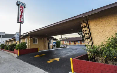 Photo 3 - Casa Bell Motel