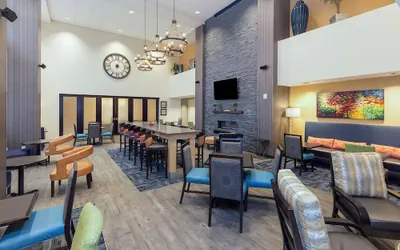 Photo 3 - Hampton Inn & Suites Morgantown / University Town Centre