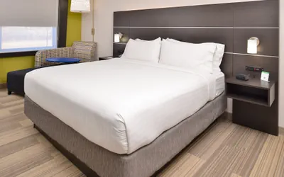 Photo 5 - Holiday Inn Express & Suites Kansas City - Lee's Summit by IHG