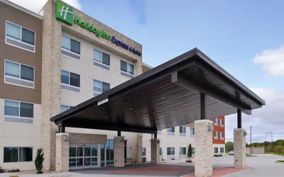 Photo 2 - Holiday Inn Express & Suites Kansas City - Lee's Summit by IHG
