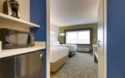Photo 3 - Holiday Inn Express and Suites-Elizabethtown North by IHG