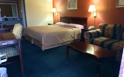 Photo 2 - Executive Inn