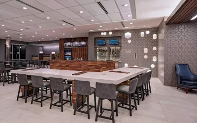Photo 2 - Courtyard by Marriott Houston Sugar Land/Lake Pointe