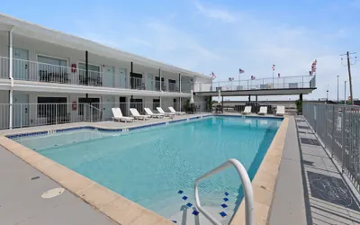 Photo 2 - The Beach House