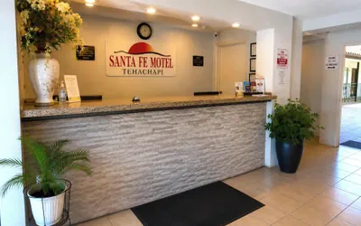Photo 3 - Santa Fe Motel Tehachapi by Hotel O