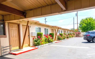 Santa Fe Motel Tehachapi by Hotel O