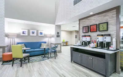 Photo 4 - Hampton Inn & Suites Glenarden/Washington DC