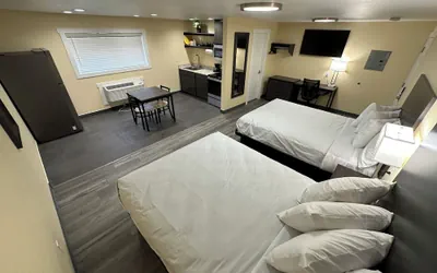 Photo 3 - Relax Inn of Medford