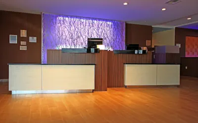 Photo 3 - Fairfield Inn & Suites by Marriott London