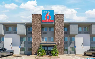 Photo 2 - Studio 6 Plano, TX