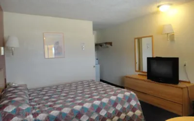 Photo 2 - Econo Lodge Las Vegas NM