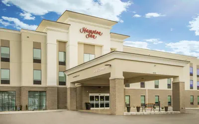 Photo 2 - Hampton Inn Newport