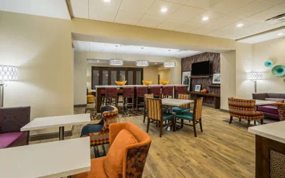 Photo 3 - Hampton Inn Newport