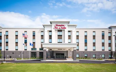 Photo 2 - Hampton Inn & Suites at Wisconsin Dells Lake Delton
