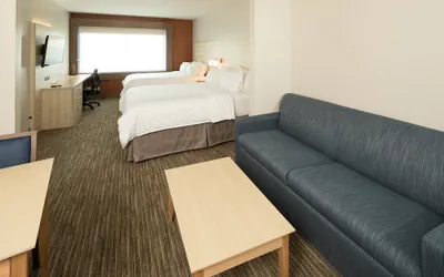 Photo 5 - Holiday Inn Express & Suites Gaylord by IHG