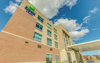 Photo 2 - Holiday Inn Express & Suites Okemos - University Area by IHG
