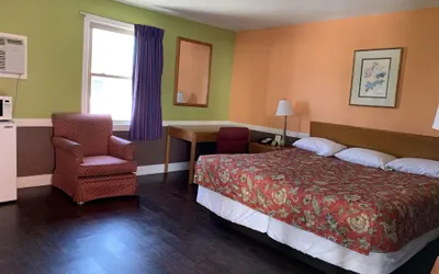 Photo 5 - Royal Inn Motel