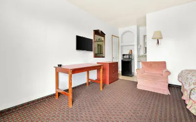 Photo 5 - Capitol Inn And Suites