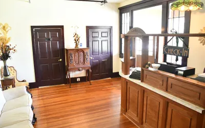 Photo 3 - The DeLand Hotel