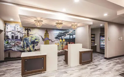 Photo 3 - La Quinta Inn & Suites by Wyndham Baton Rouge - Port Allen