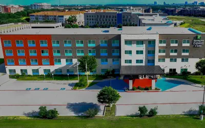 Holiday Inn Express & Suites Dallas NW - Farmers Branch by IHG