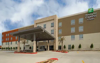 Photo 2 - Holiday Inn Express & Suites Lake Charles South Casino Area by IHG