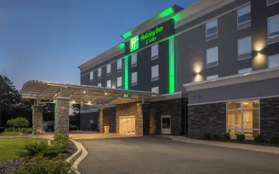 Photo 2 - Holiday Inn & Suites Decatur-Forsyth by IHG