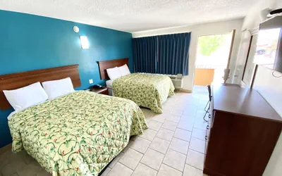 Photo 4 - Budget Inn
