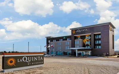 Photo 2 - La Quinta Inn & Suites by Wyndham Sweetwater East