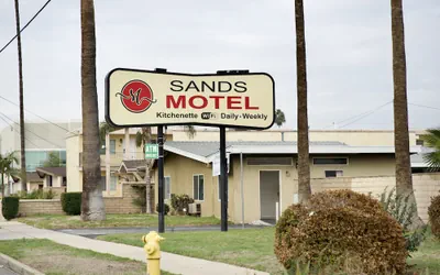 Photo 2 - Sands Motel