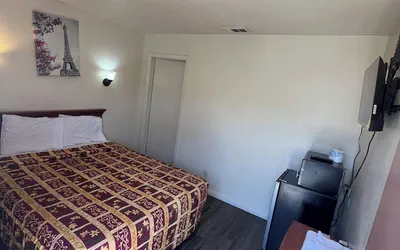 Photo 2 - World Motel