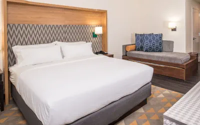Photo 5 - Holiday Inn Joplin by IHG