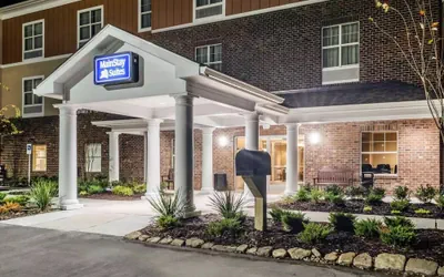 Photo 2 - MainStay Suites Hackberry Sportsman's Lodge