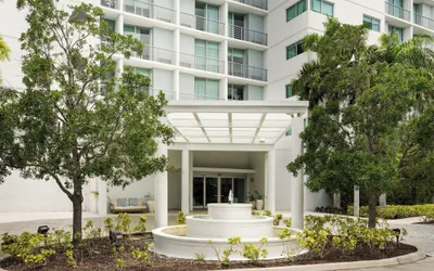Photo 2 - Maritime Hotel Fort Lauderdale Airport & Cruiseport