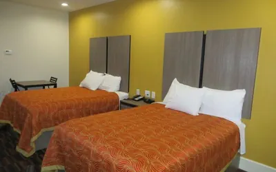 Photo 5 - Scottish Inns and suites