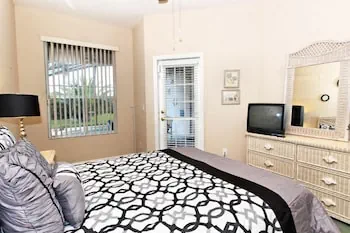 Photo 5 - 234od 4 Bedroom Home by RedAwning
