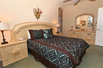 Photo 2 - 234od 4 Bedroom Home by RedAwning