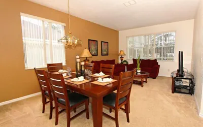 Photo 3 - 684od 5 Bedroom Home by RedAwning