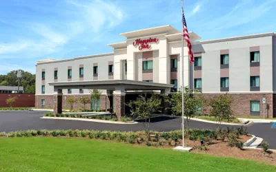Photo 2 - Hampton Inn Wetumpka
