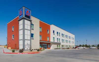 Photo 2 - Motel 6 Midland, TX