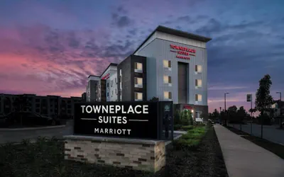 Photo 2 - TownePlace Suites by Marriott Milwaukee Oak Creek